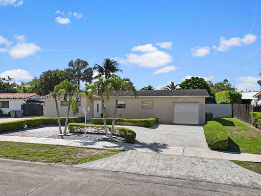 8530 NW 179TH ST, HIALEAH, FL 33015 - Image c1e68f2a89cfc93e11c6ff407882571f/3459851591