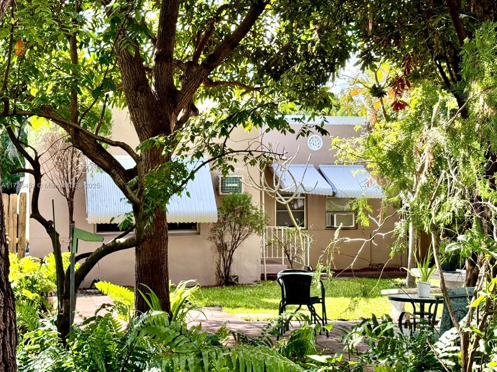 HOLLYWOOD - Residential Income