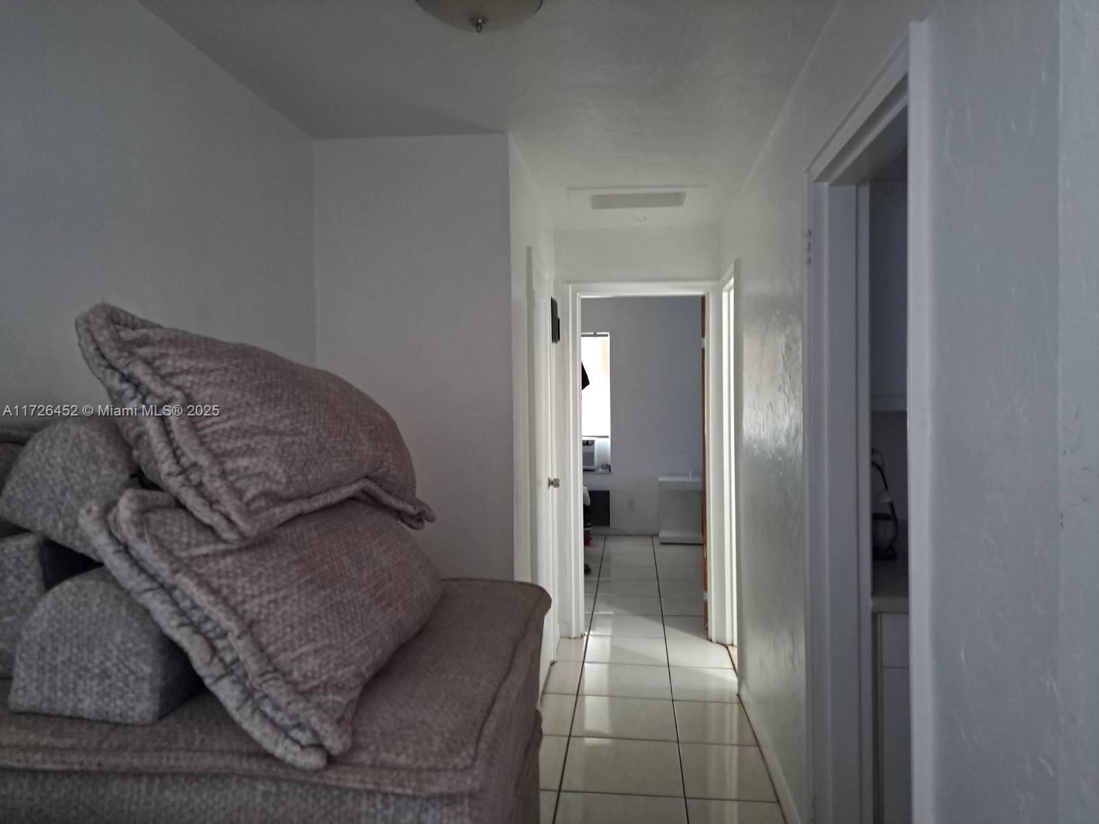 HOLLYWOOD - Residential Income