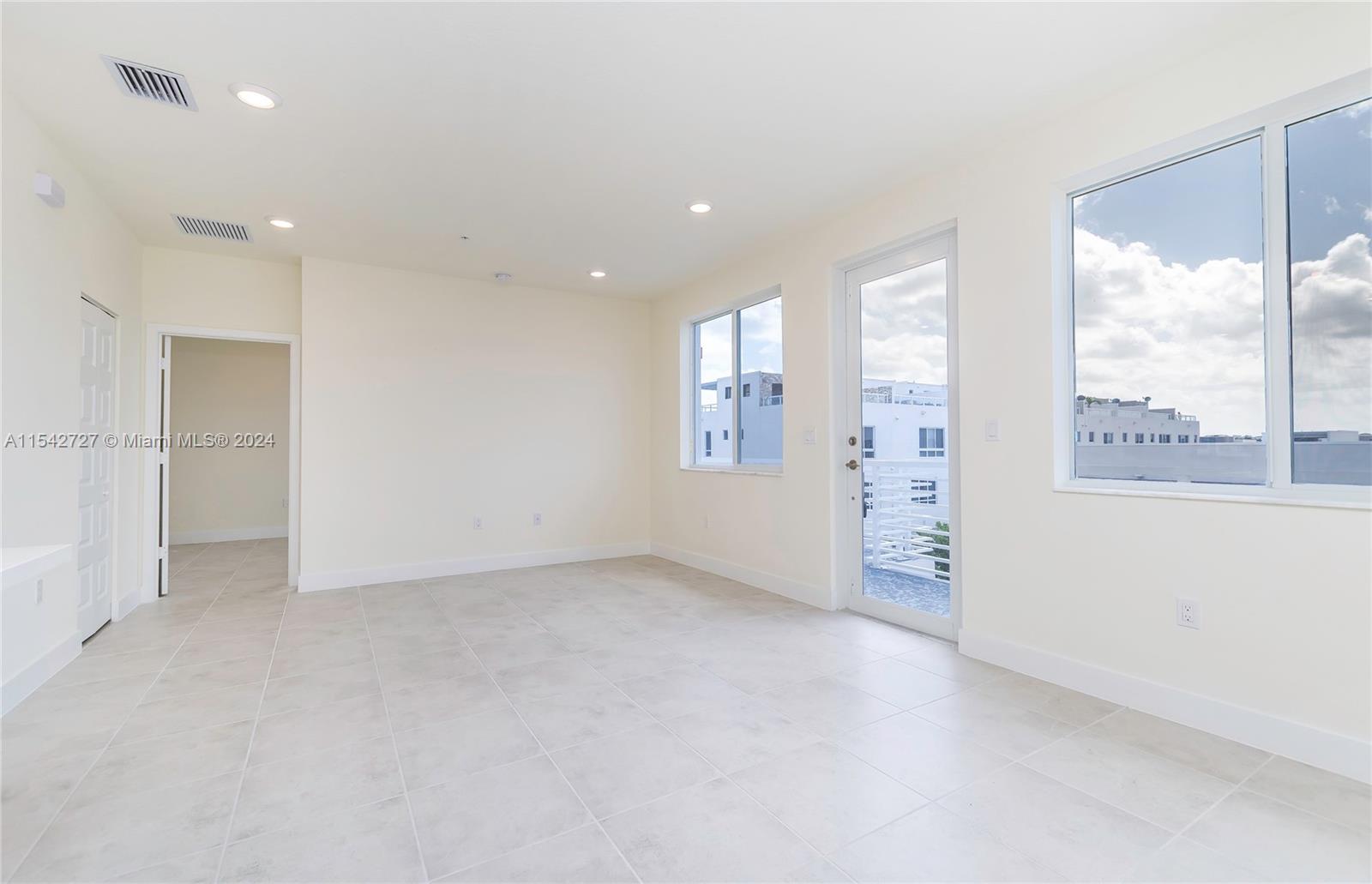 LANDMARK AT DORAL CONDO 6 - Residential