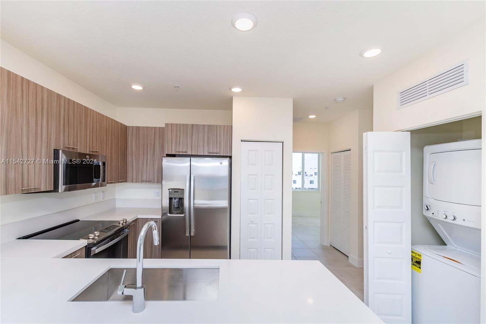 LANDMARK AT DORAL CONDO 6 - Residential
