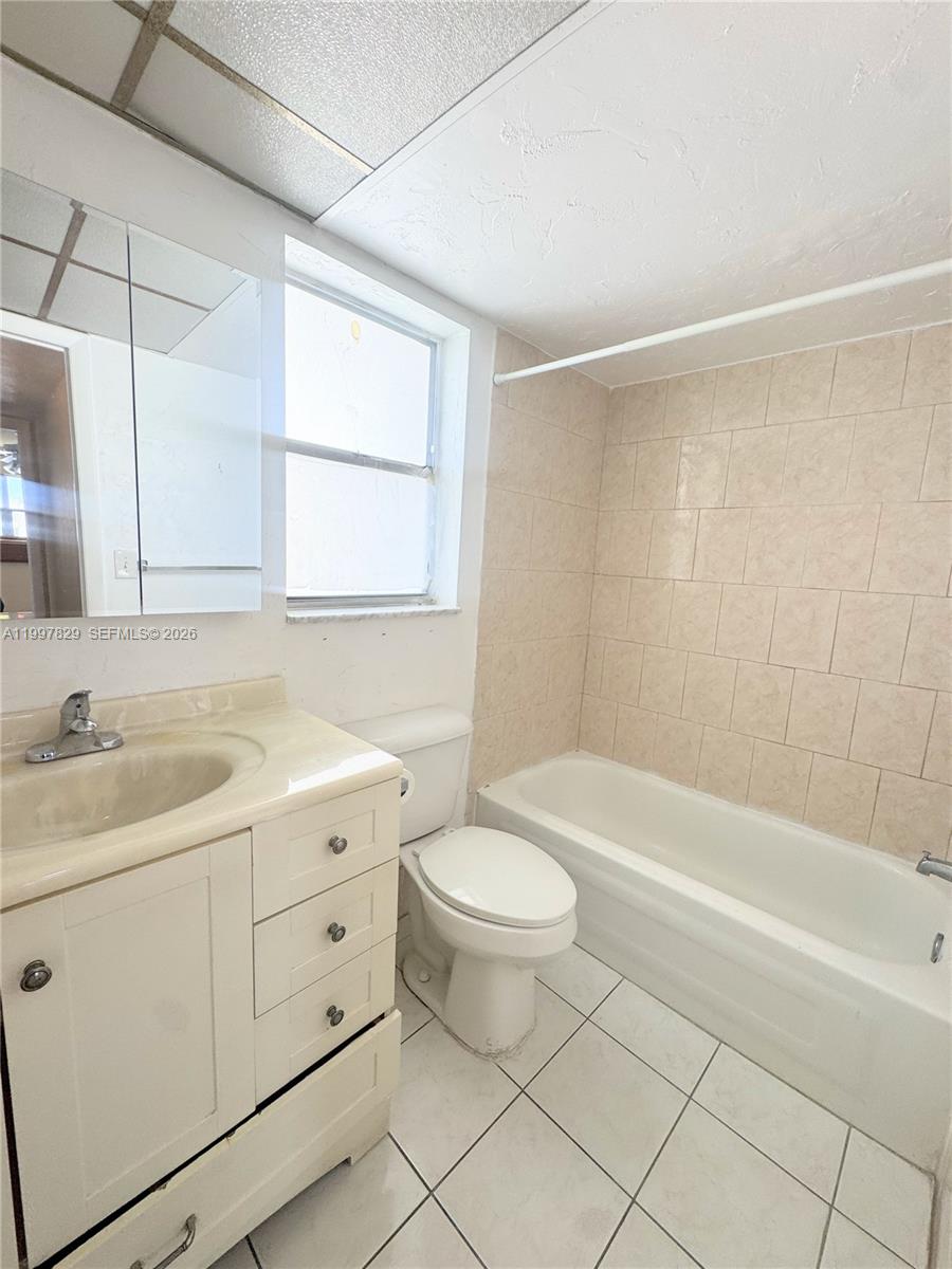 SUNRISE LAKES 58 CONDO - Residential Lease