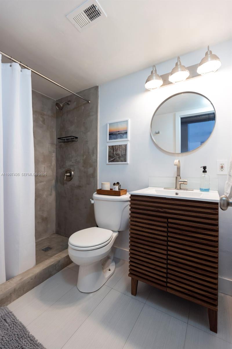 BOSTON PLAZA CONDO - Residential Lease