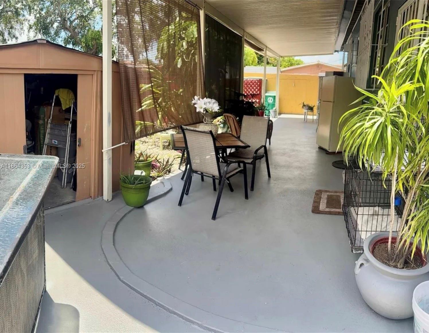 COMFORT GARDENS - Residential Income