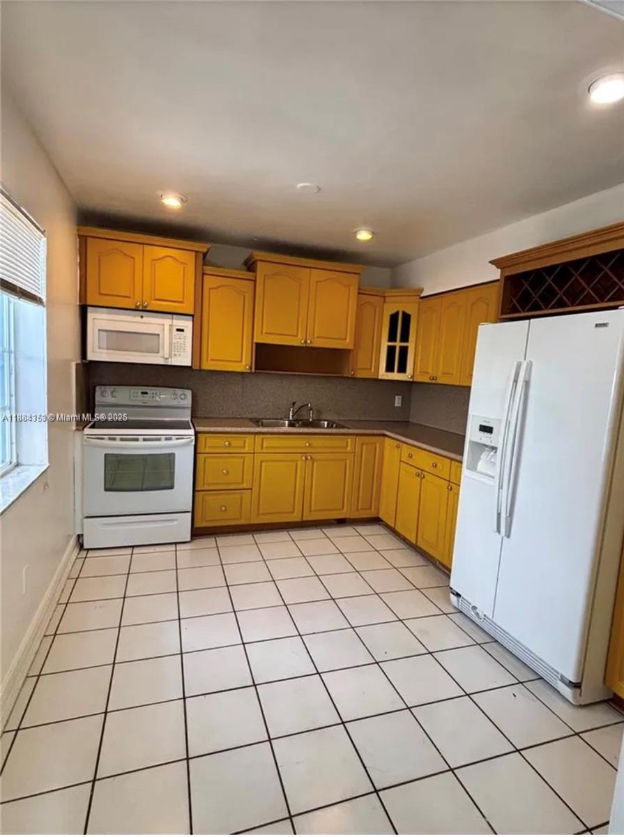 COMFORT GARDENS - Residential Income