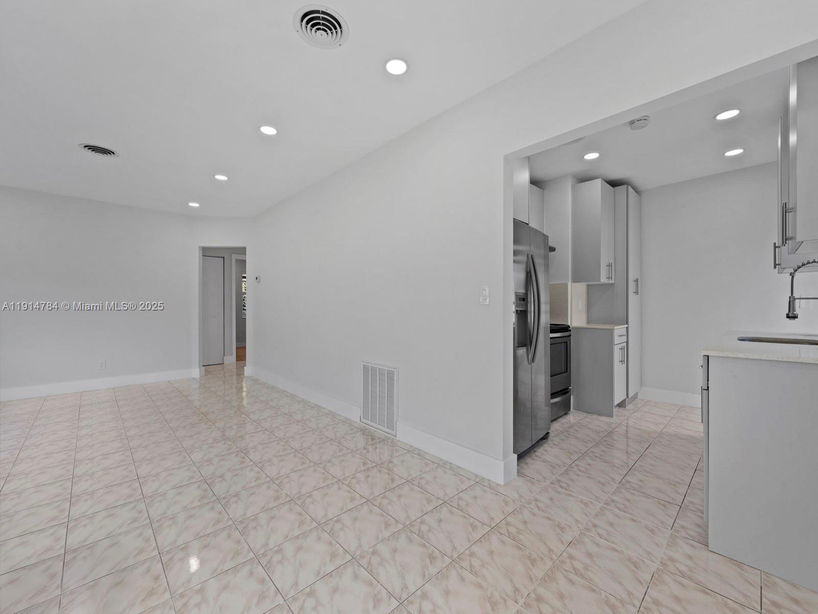 PALM AVE HIGHLANDS - Residential