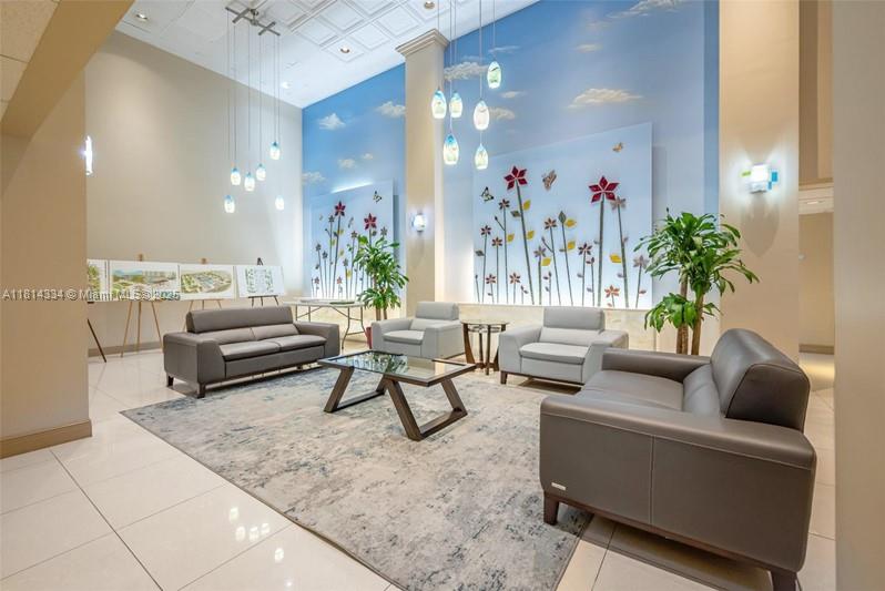 SUMMIT CONDO - Residential