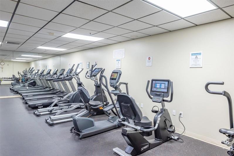 SUMMIT CONDO - Residential