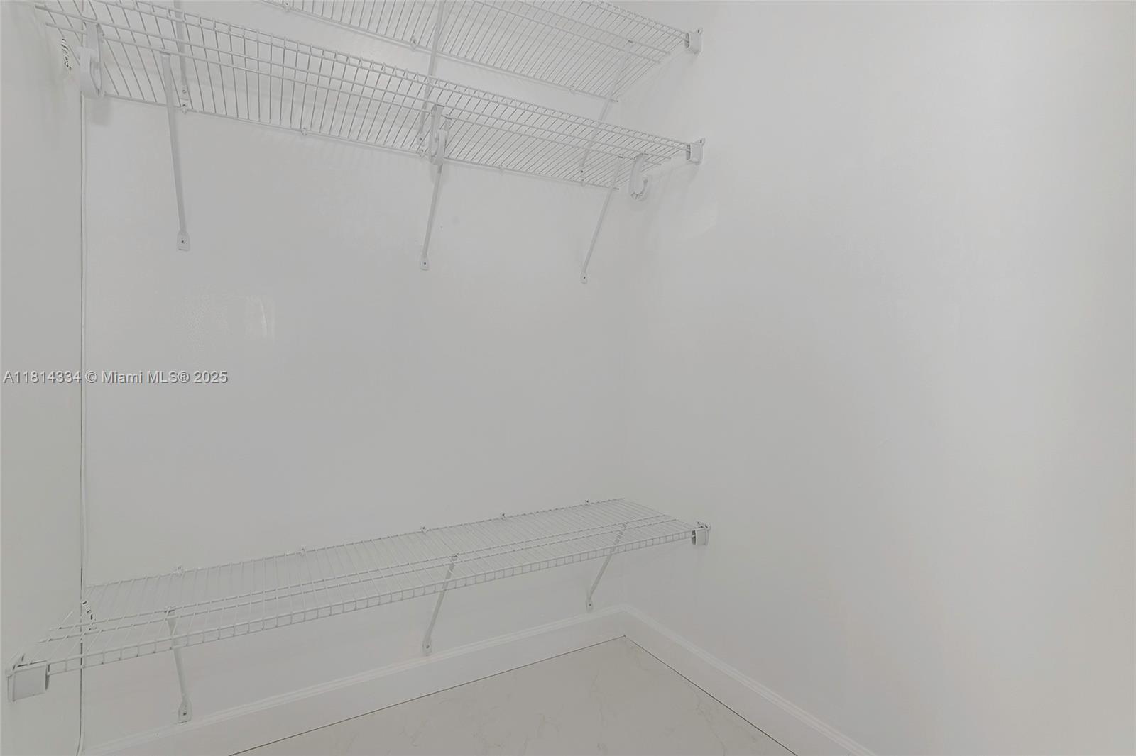 SUMMIT CONDO - Residential