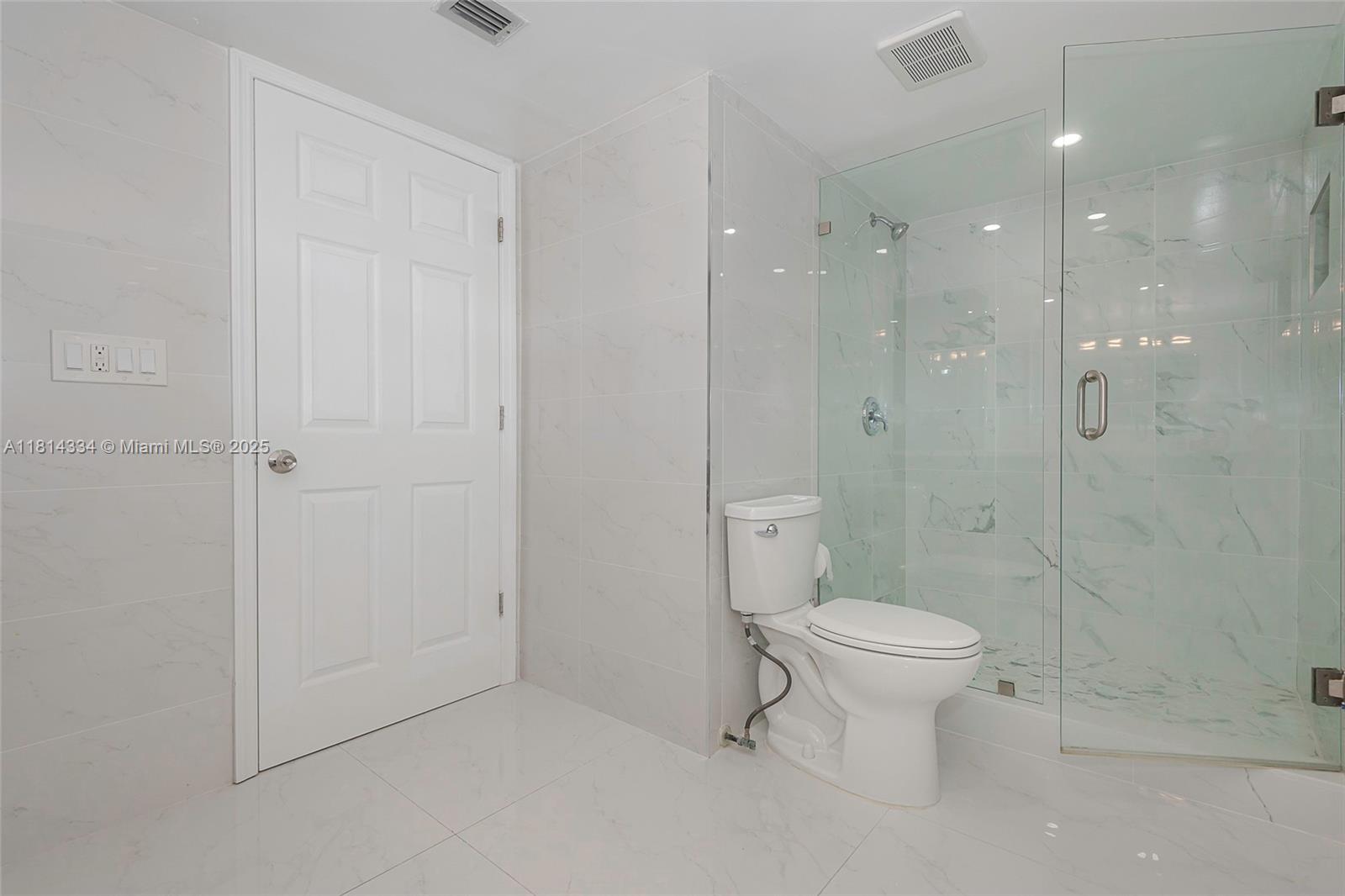 SUMMIT CONDO - Residential