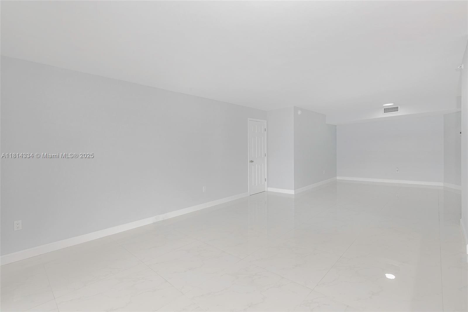 SUMMIT CONDO - Residential