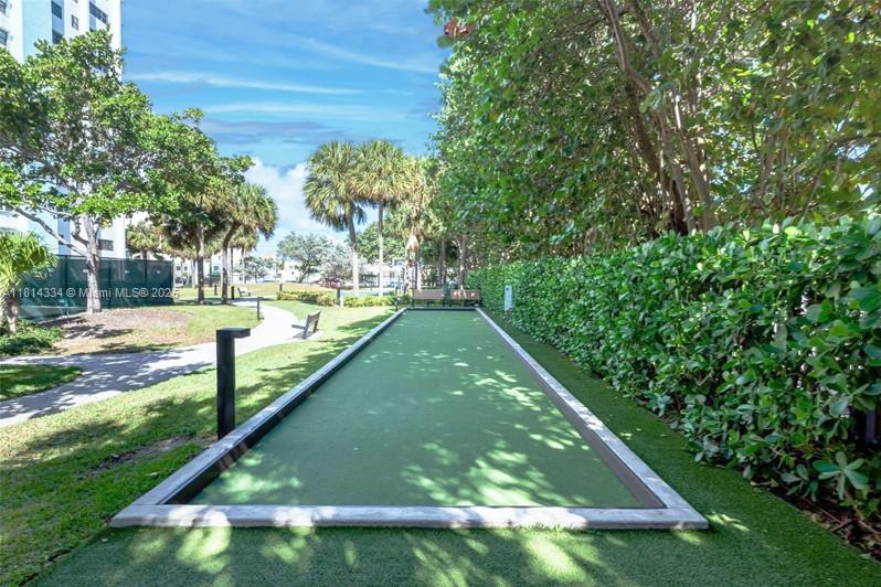 SUMMIT CONDO - Residential