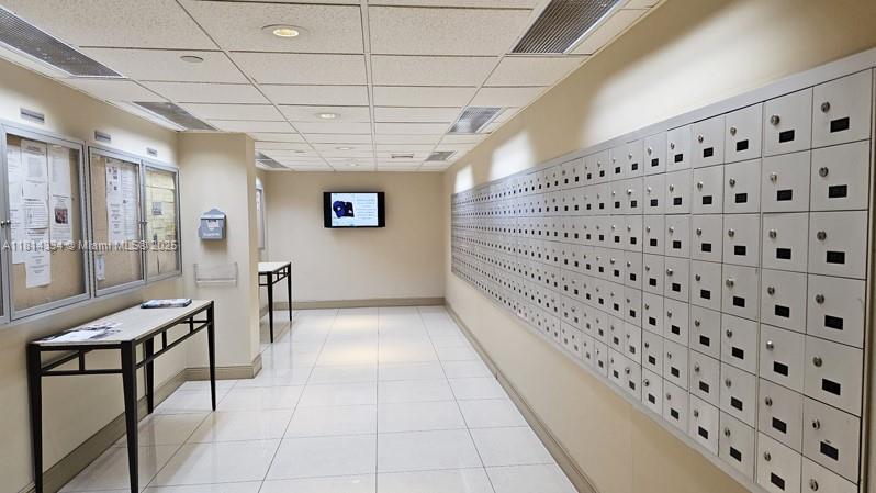 SUMMIT CONDO - Residential