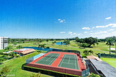 A home in Pembroke Pines