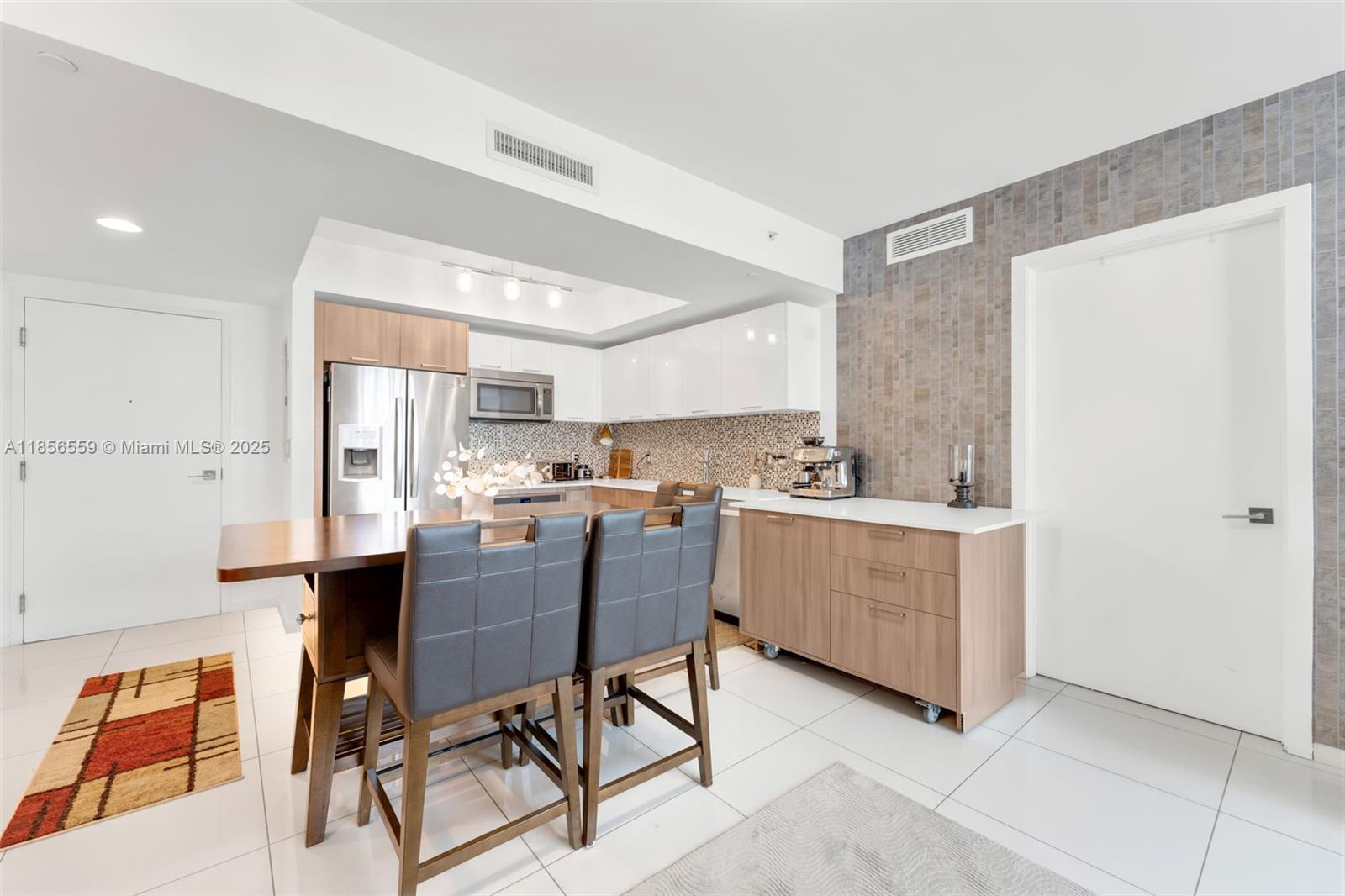 5252 PASEO CONDO - Residential