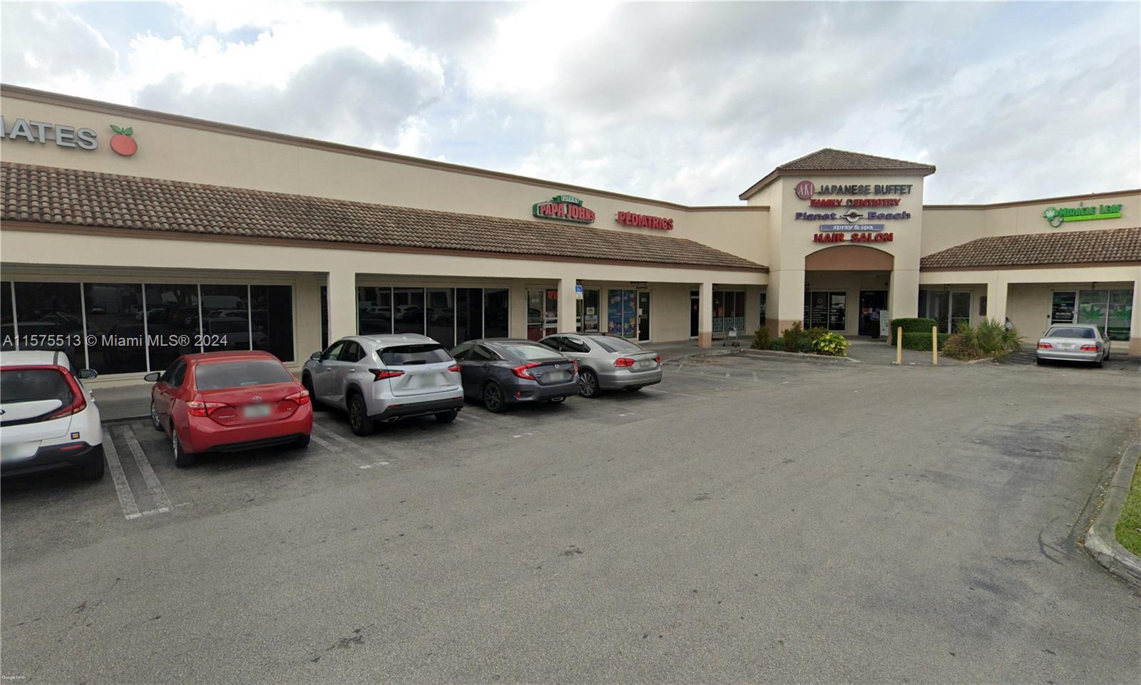 • 1,200 SF of retail space available
• Total Building Size: 35,033 SF
• Second generation restaurant
• Close to all the amenities including Downtown
Doral, CityPlace, Atrium @ Doral, etc.
• Easy access via Palmetto Expressway (SR 826),
Dolphin Expressway (SR 836), Florida’s Turnpike
via NW 41st Street
• Close to residential communities, hotels,
restaurants, banks, office parks, retail centers,
malls, industrial complexes, etc.