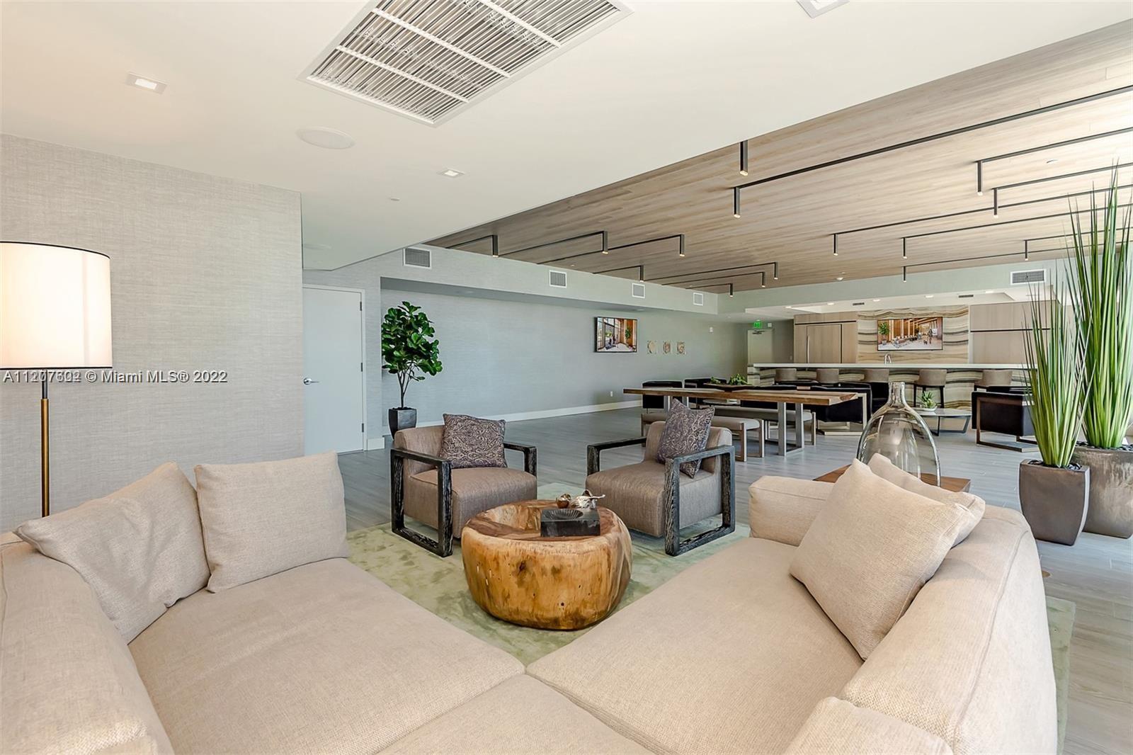 AVENTURA PARKSQUARE RESID - Residential Lease