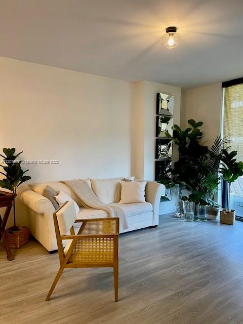 AVENTURA PARKSQUARE RESID - Residential Lease