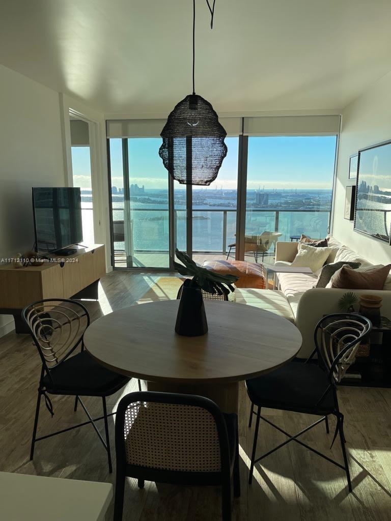 PARAISO BAY CONDO - Residential