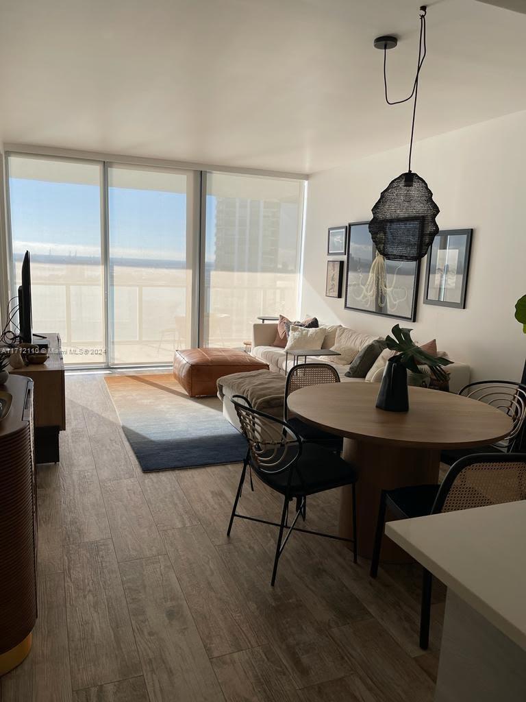 PARAISO BAY CONDO - Residential
