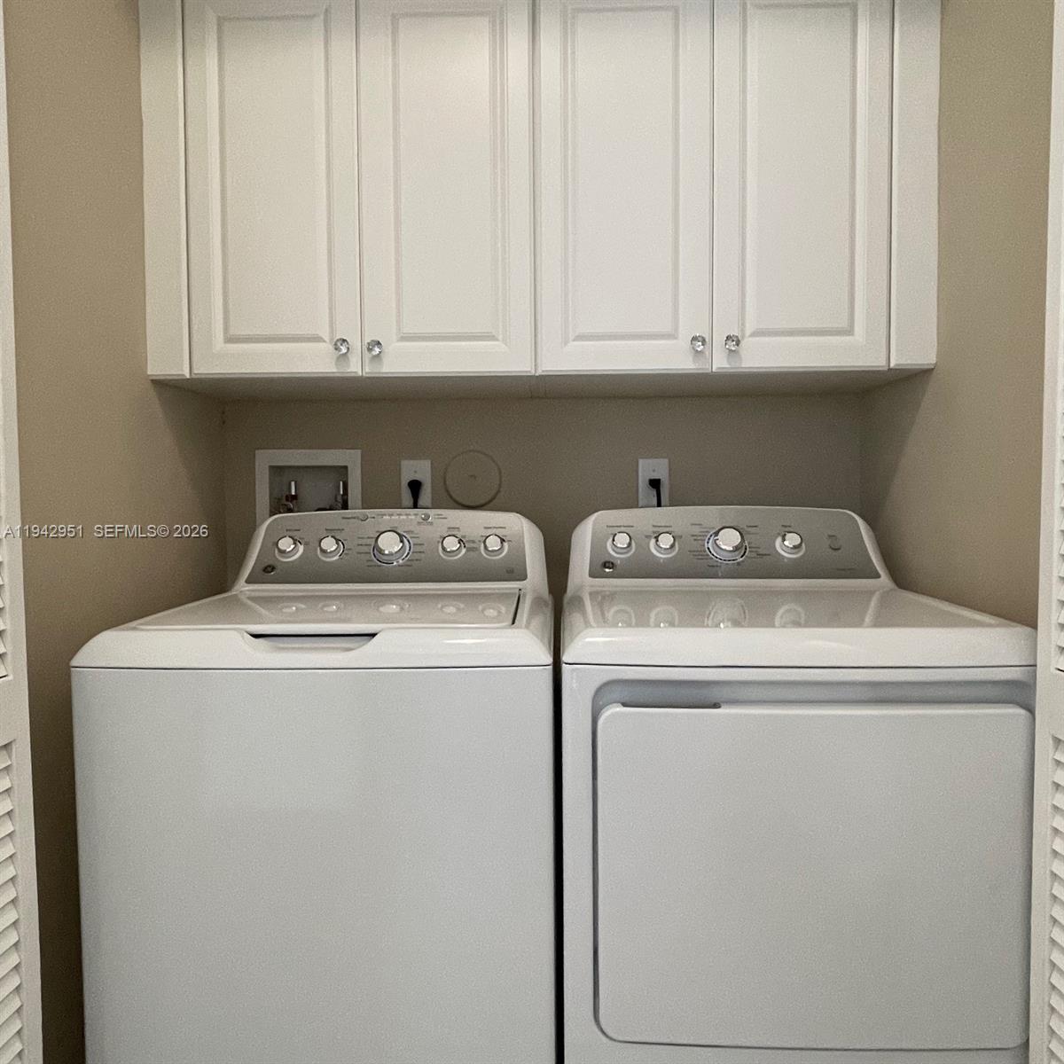 VILLA FLORA CONDO - Residential Lease