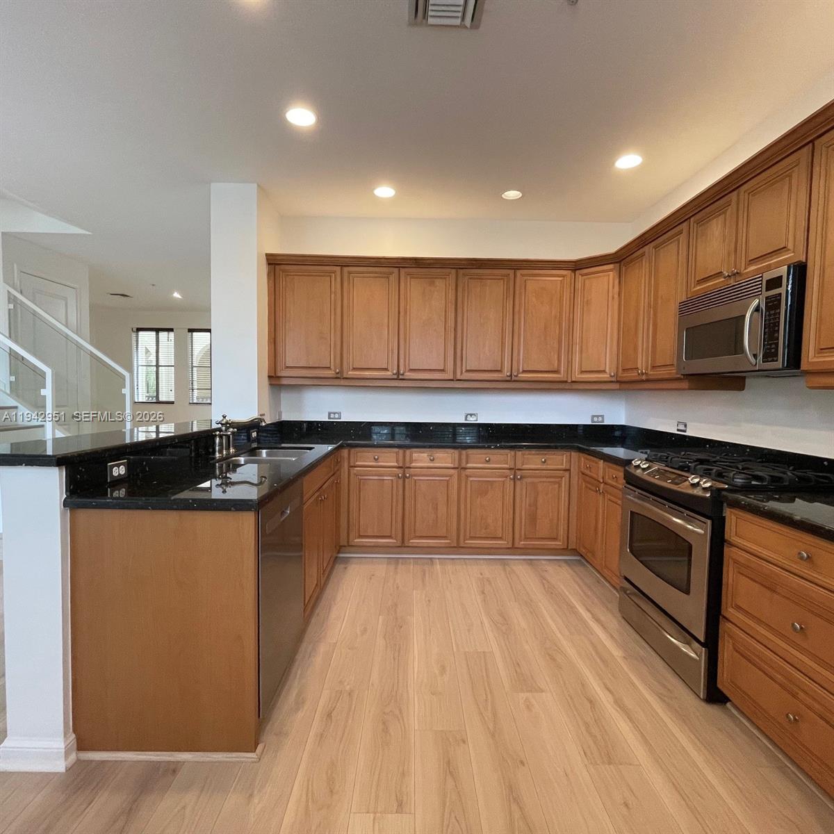 VILLA FLORA CONDO - Residential Lease