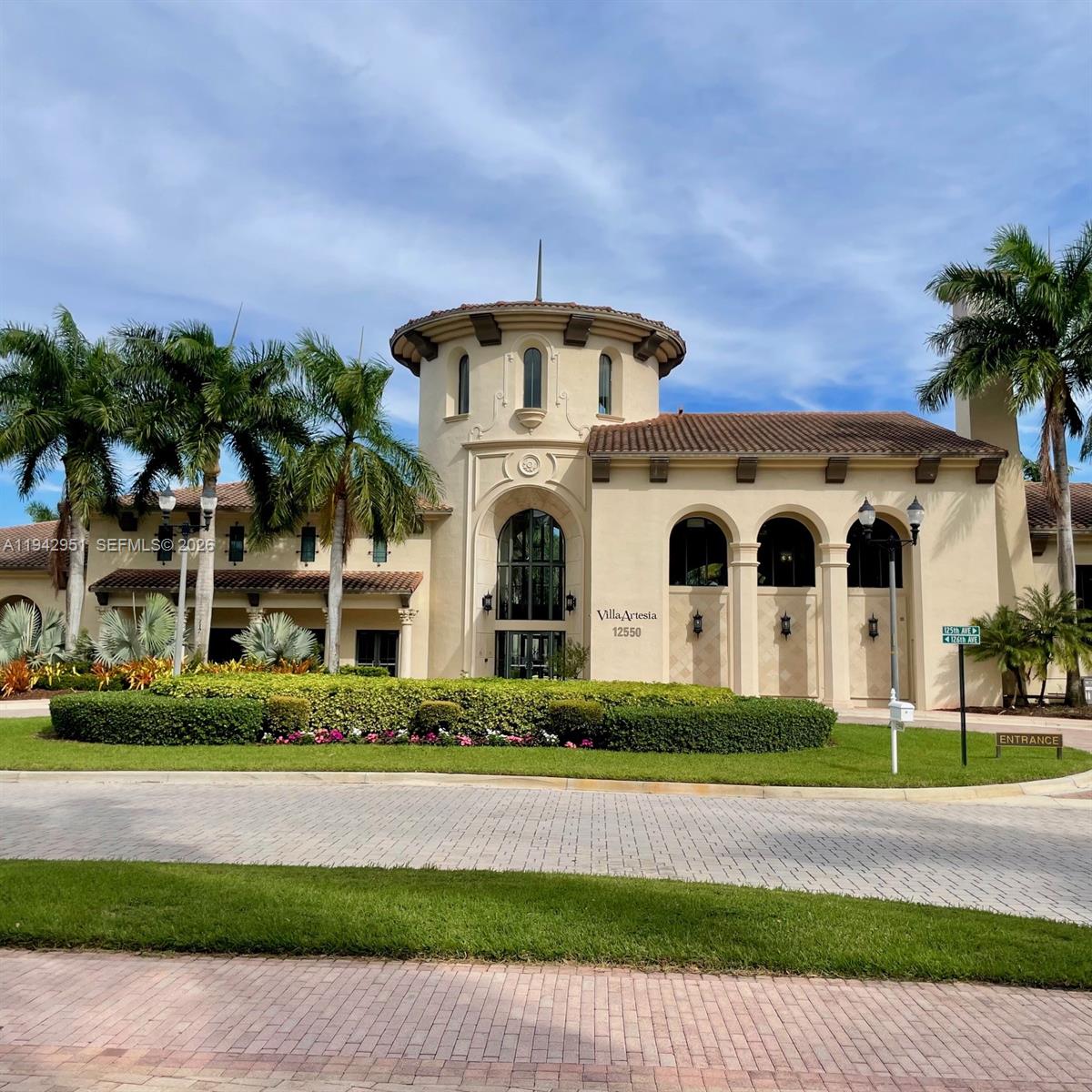 VILLA FLORA CONDO - Residential Lease