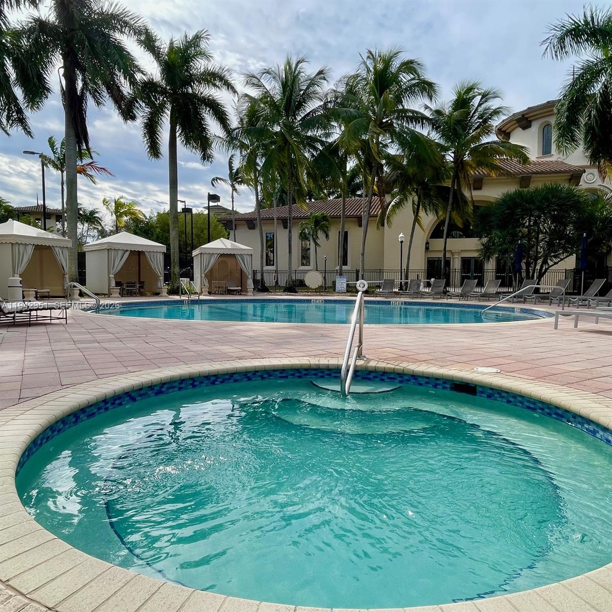 VILLA FLORA CONDO - Residential Lease