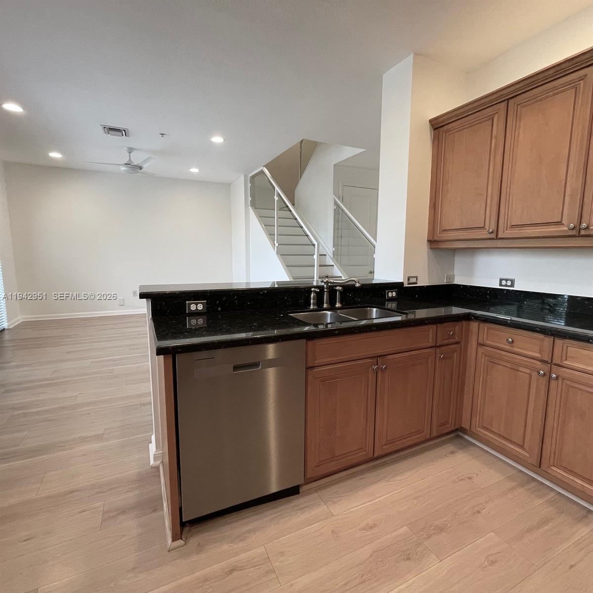 VILLA FLORA CONDO - Residential Lease
