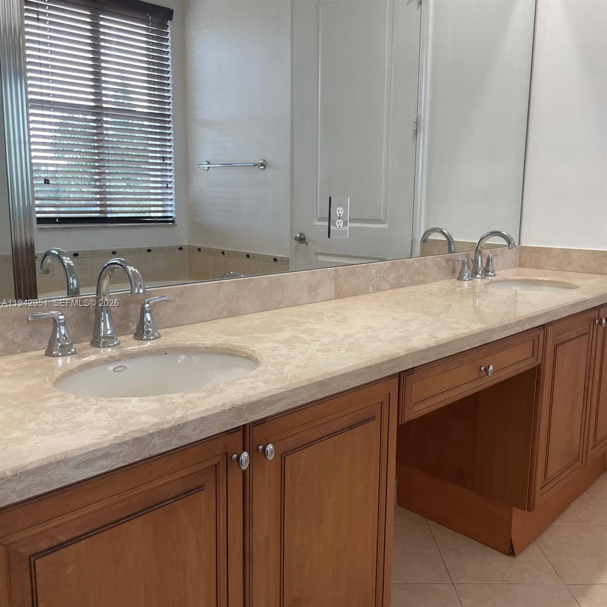 VILLA FLORA CONDO - Residential Lease