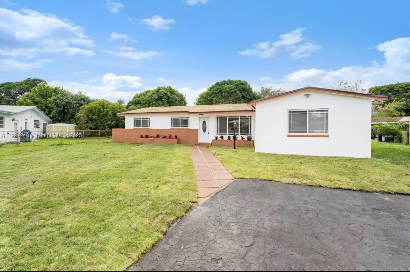 BOULEVARD PARK - Residential Lease