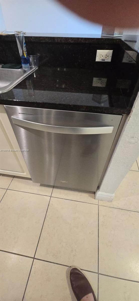 BREEZE OF GALLOWAY CONDO - Residential Lease