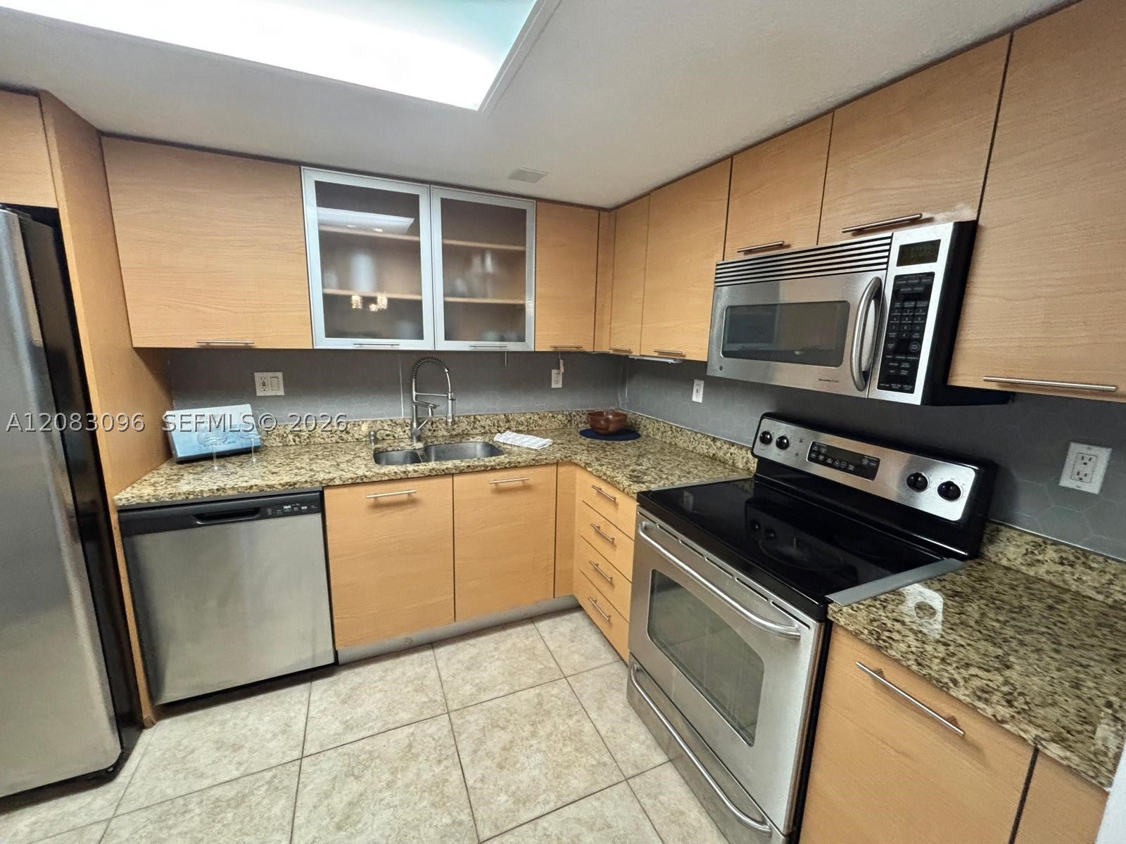 3300 NE 192nd St PH16