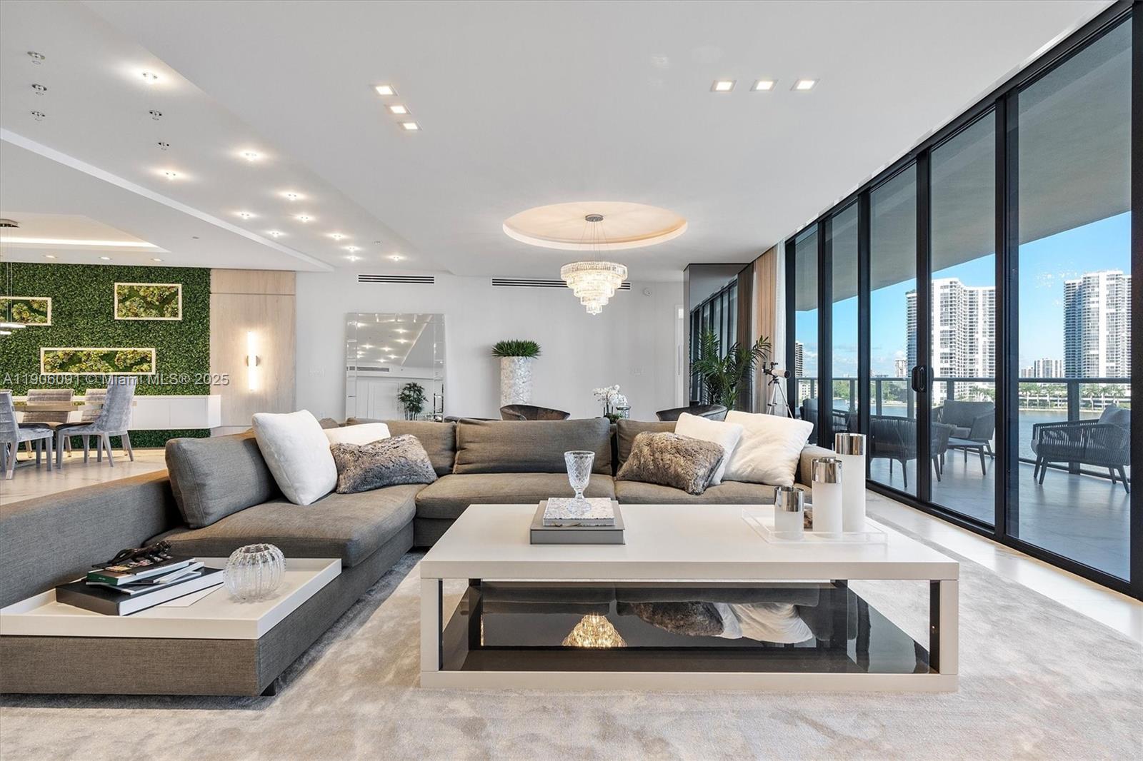 PRIVE CONDO - Residential