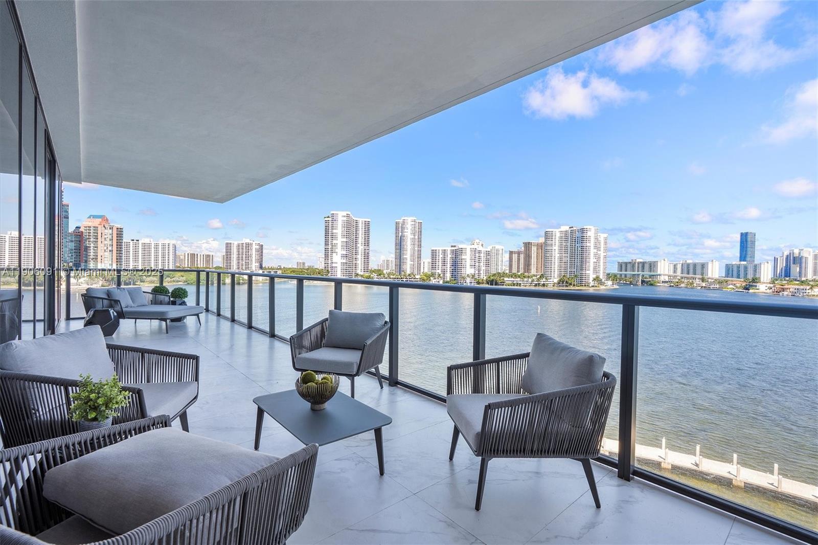 PRIVE CONDO - Residential