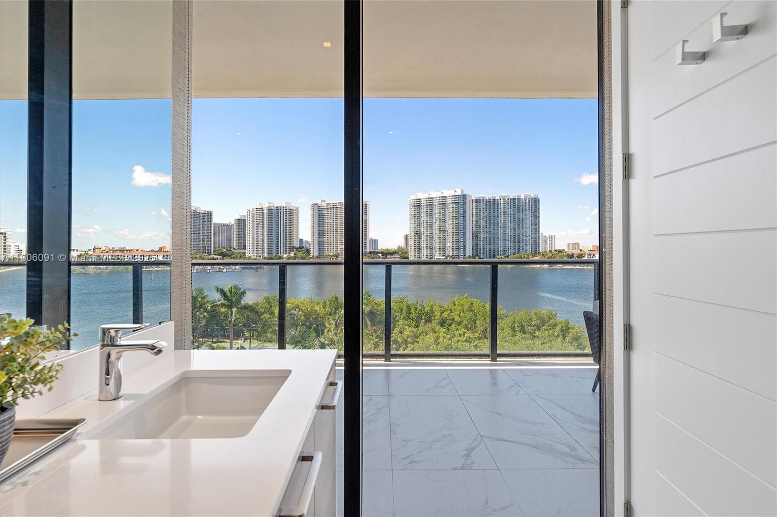 PRIVE CONDO - Residential