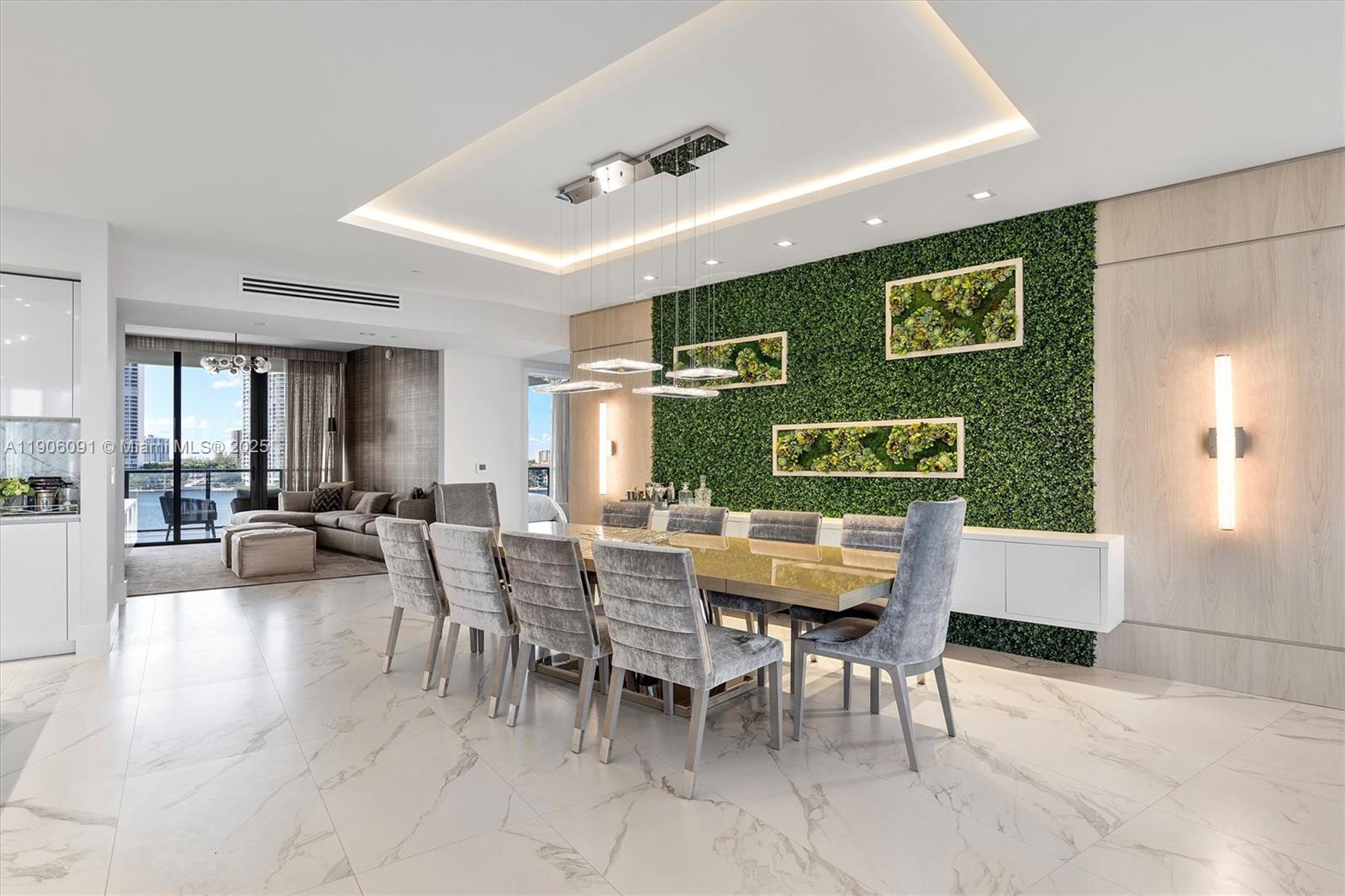 PRIVE CONDO - Residential