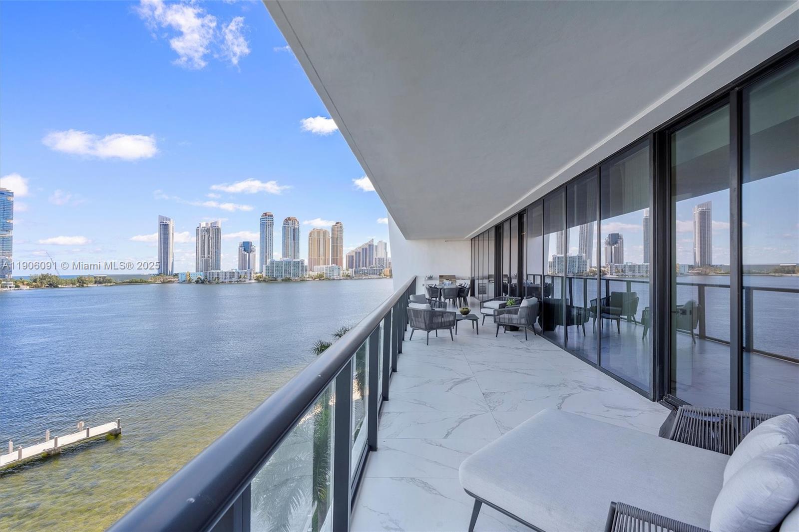 PRIVE CONDO - Residential