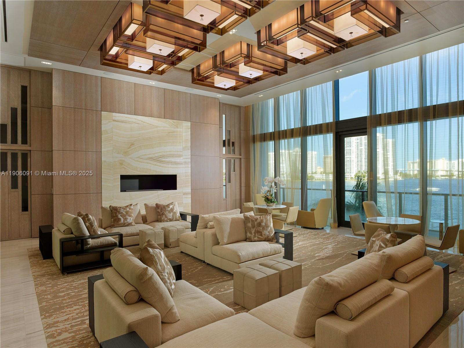 PRIVE CONDO - Residential