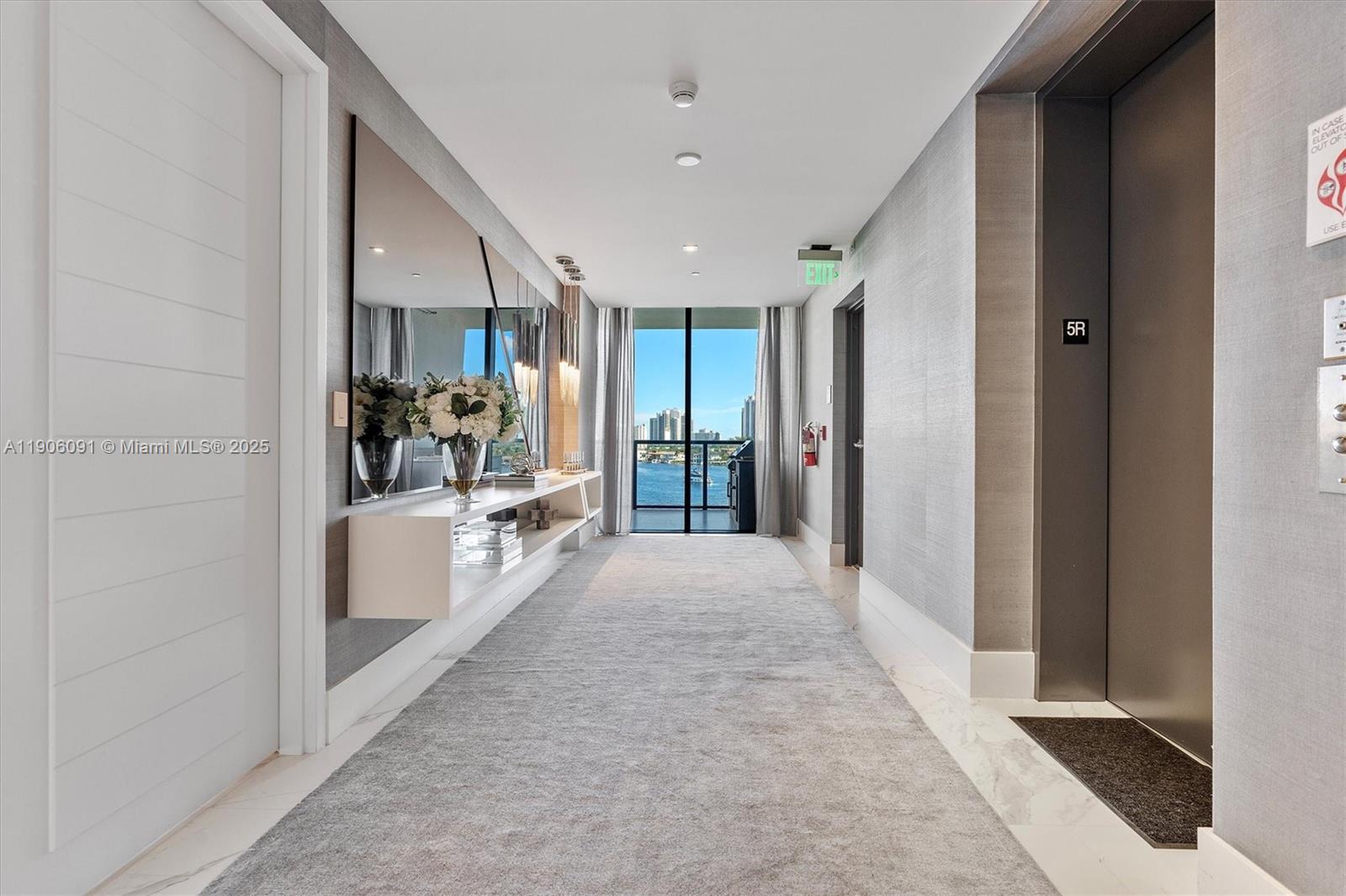 PRIVE CONDO - Residential