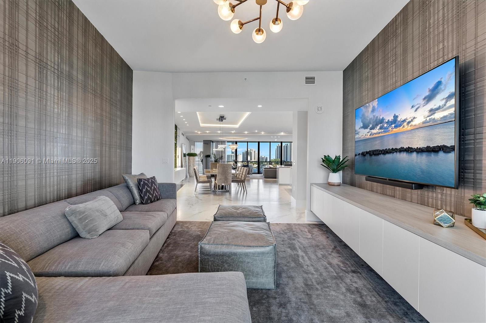 PRIVE CONDO - Residential