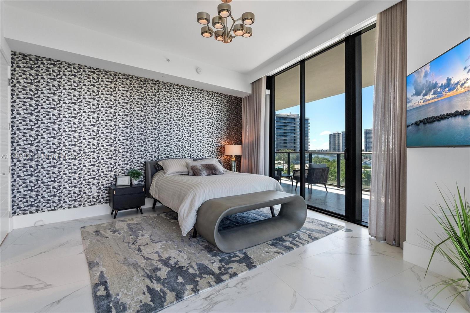 PRIVE CONDO - Residential