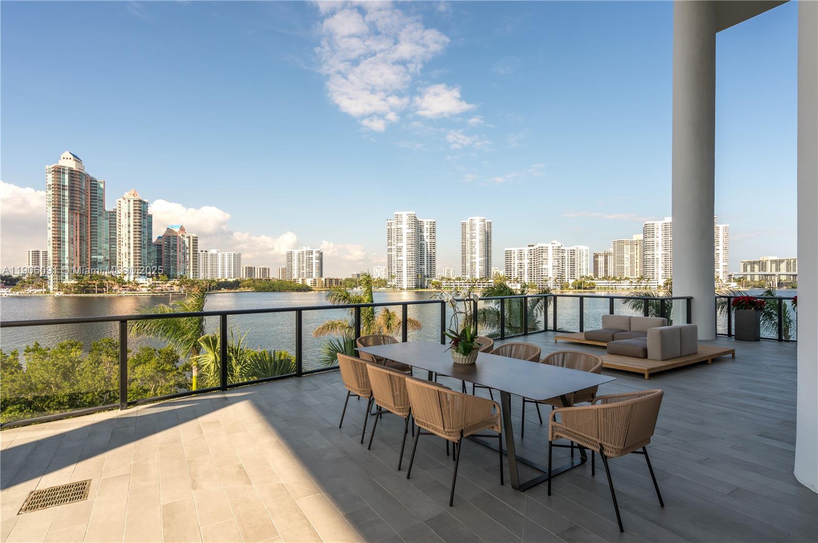 PRIVE CONDO - Residential