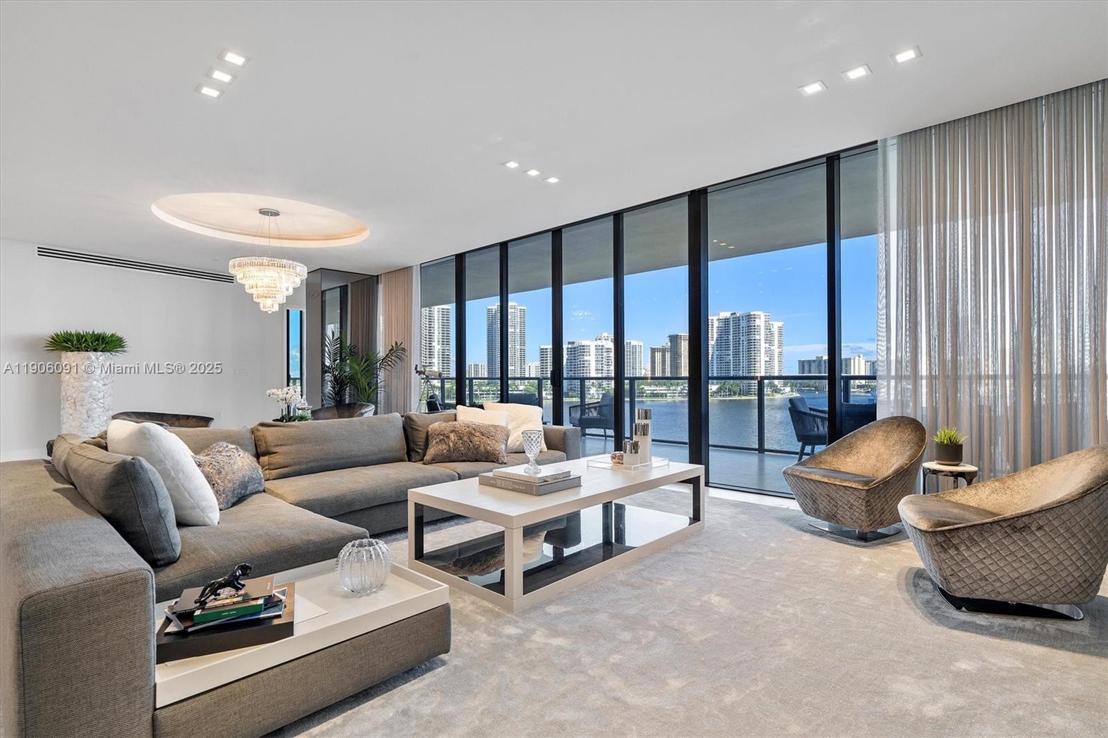 PRIVE CONDO - Residential