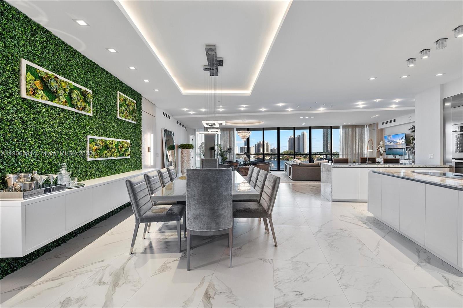 PRIVE CONDO - Residential