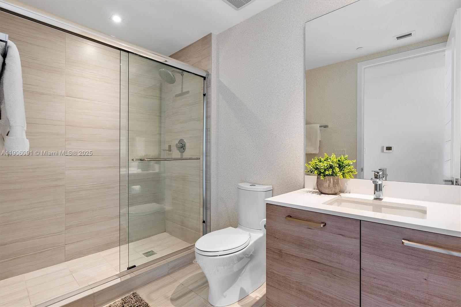 PRIVE CONDO - Residential