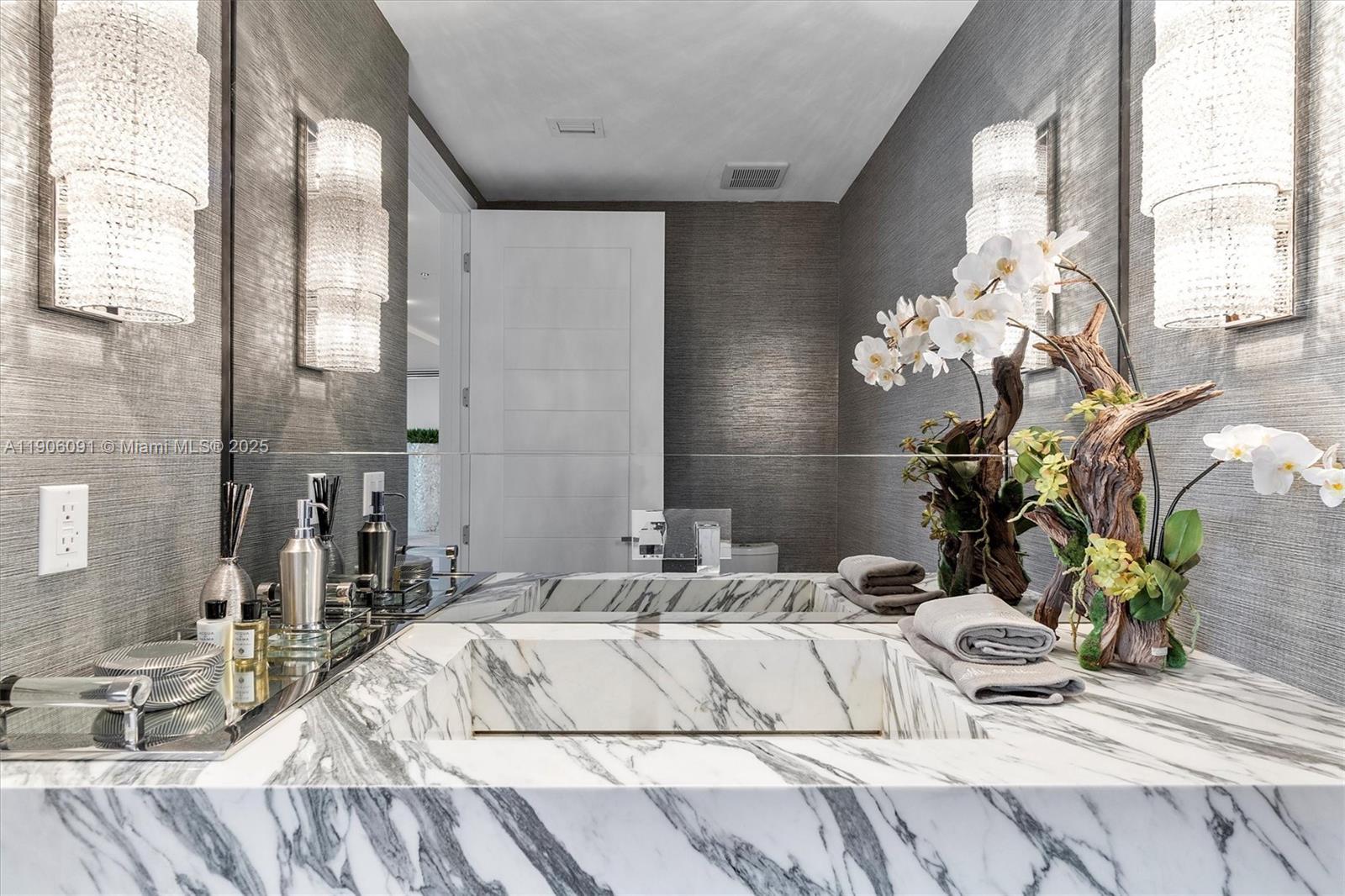 PRIVE CONDO - Residential