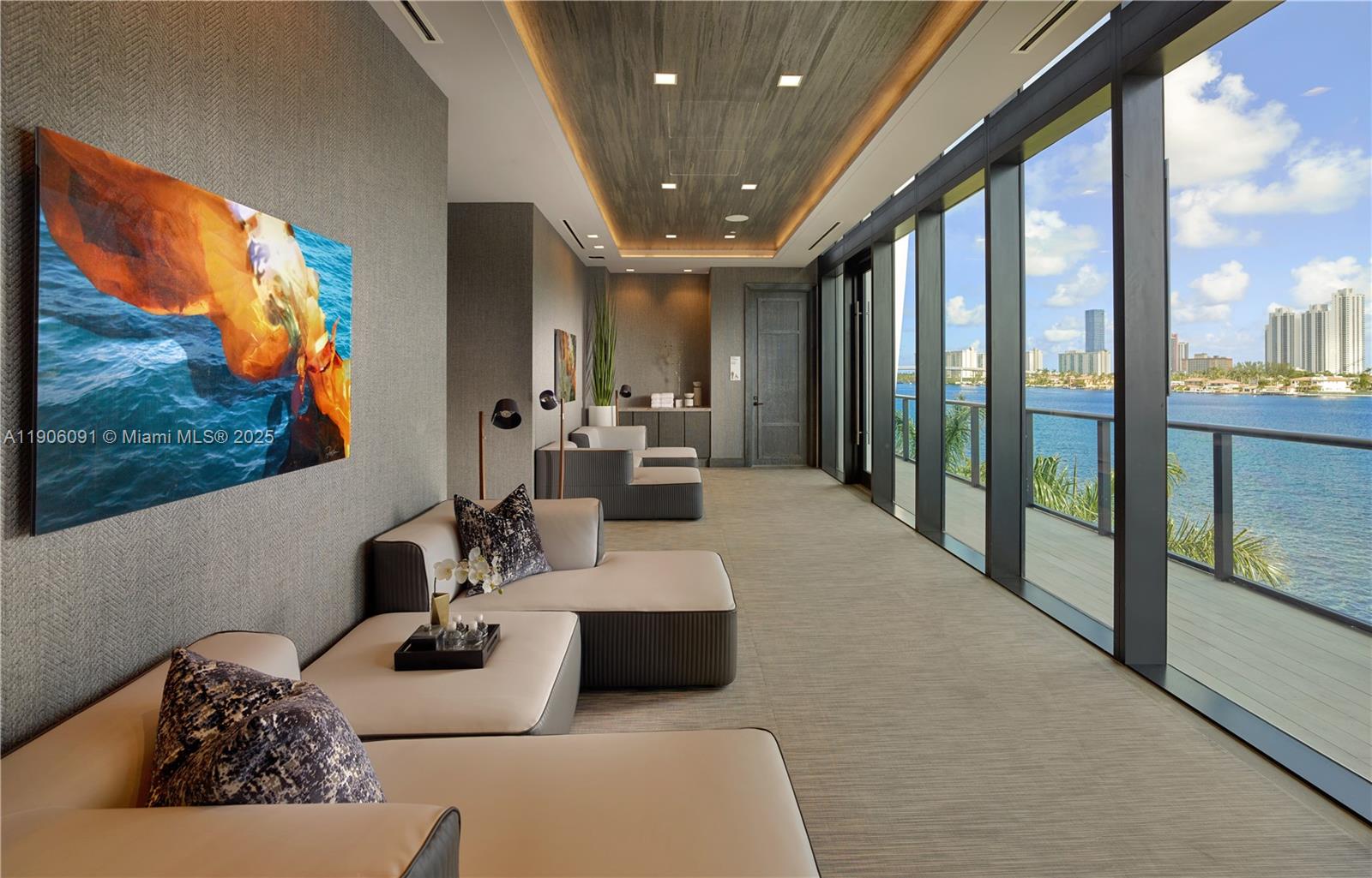 PRIVE CONDO - Residential