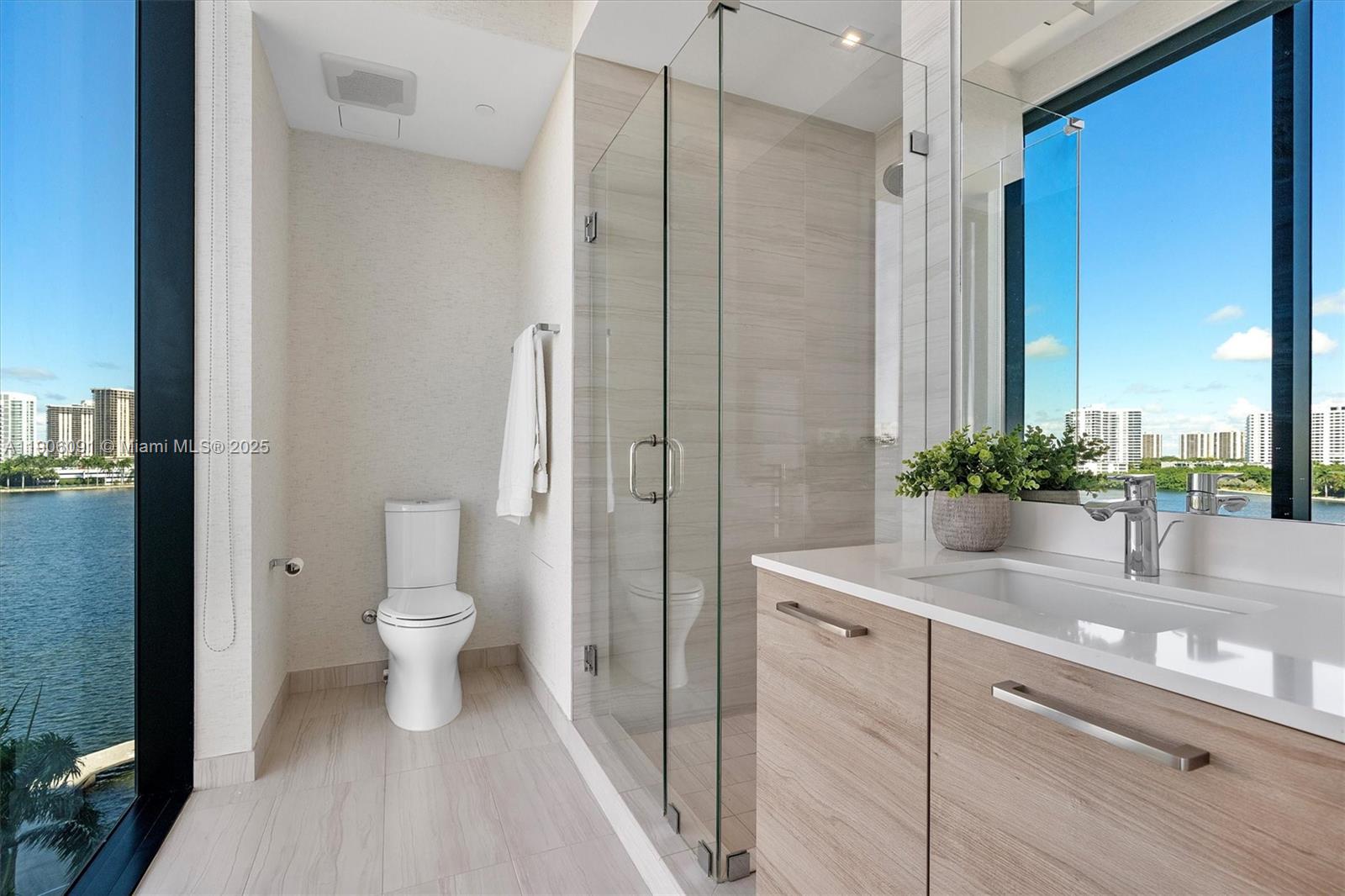 PRIVE CONDO - Residential