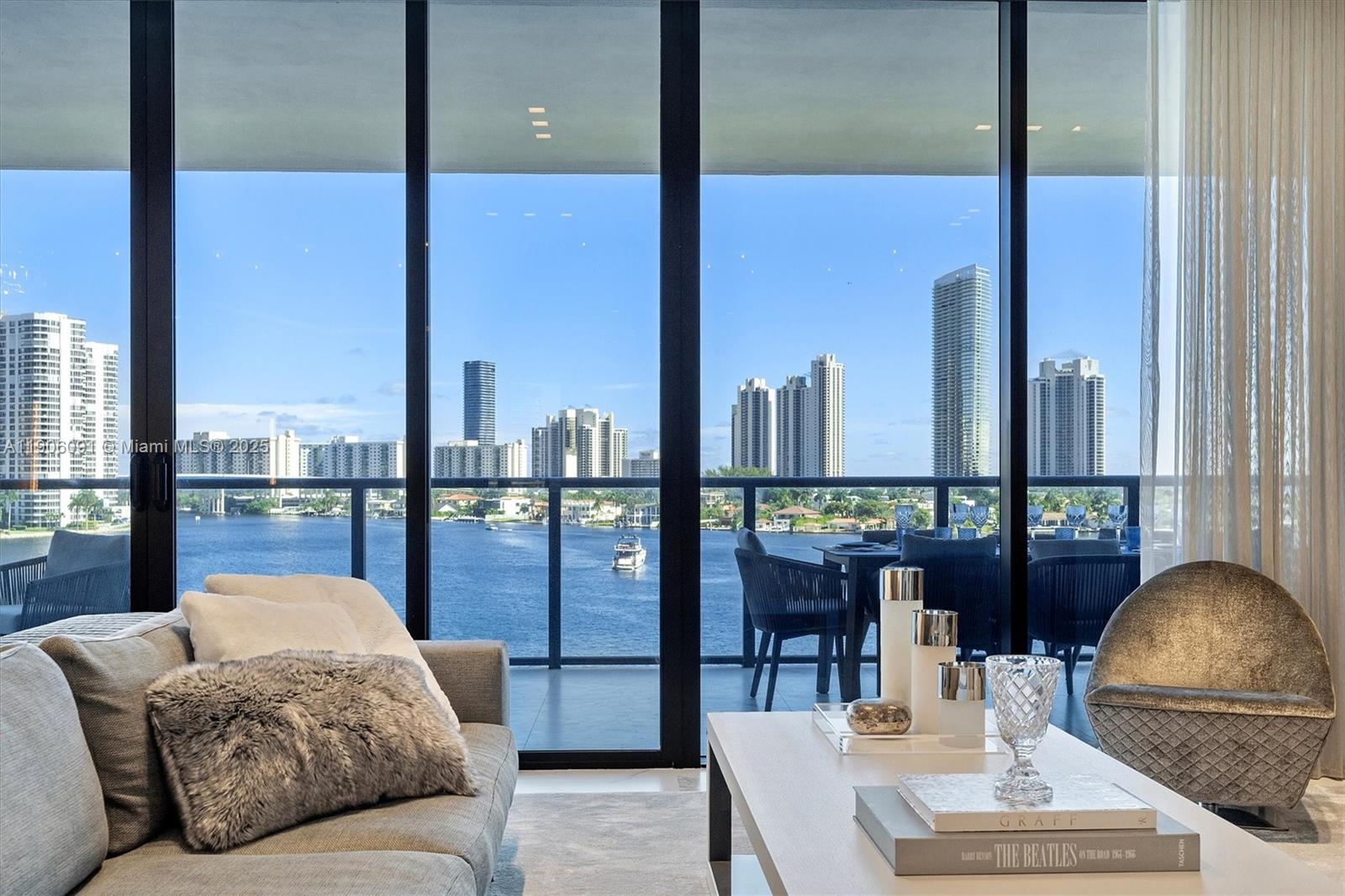 PRIVE CONDO - Residential